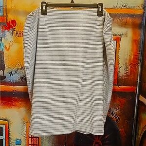 💥4 for $25💥Black Label 22 Midi Skirt Zip Back NWOT